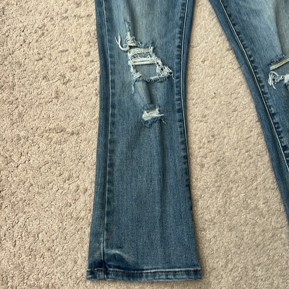 Daze Denim- Shy Girl Cropped Jeans size 25

Inseam
25 Inches

Rise 11" - Picture 4 of 4